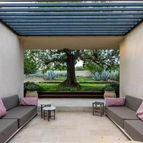 4 bedroom villa with infinity pool and sea views near Noto, Sicily, sleeps 8